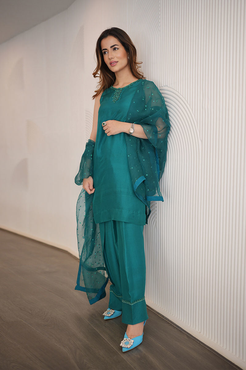 Chandani Asfand in Ezra