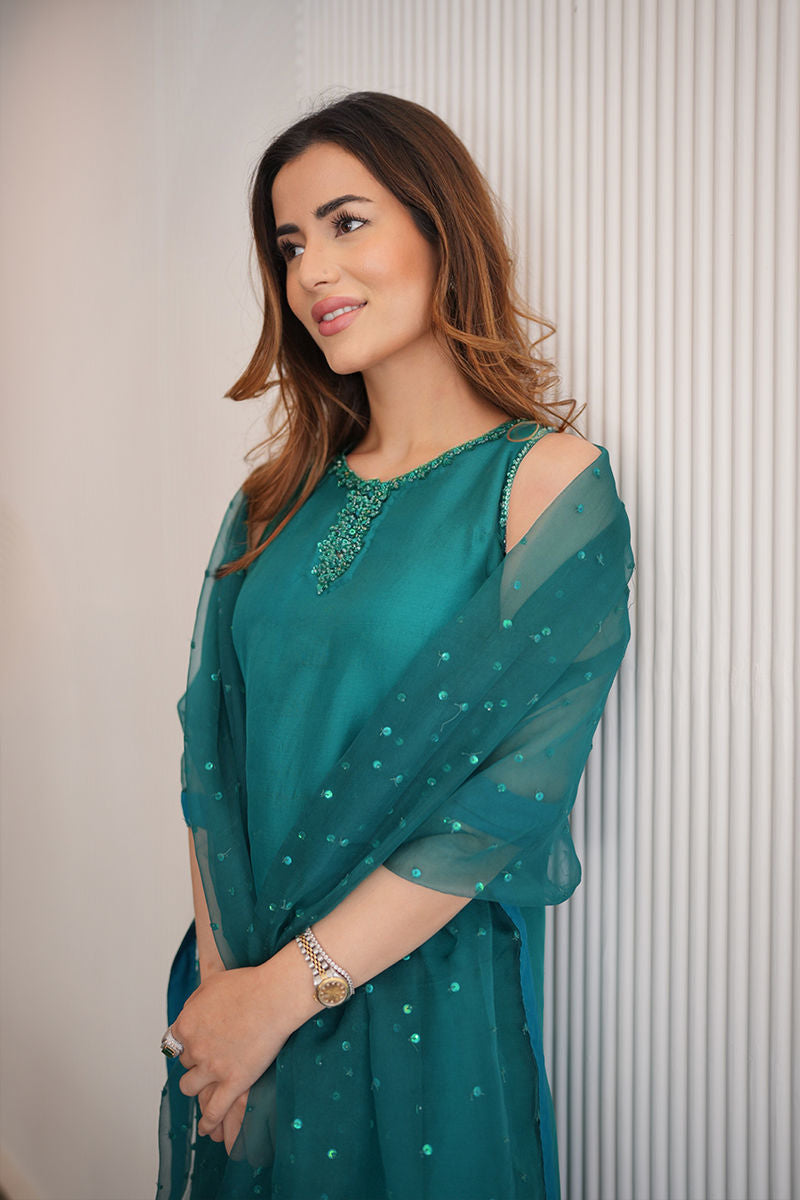 Chandani Asfand in Ezra