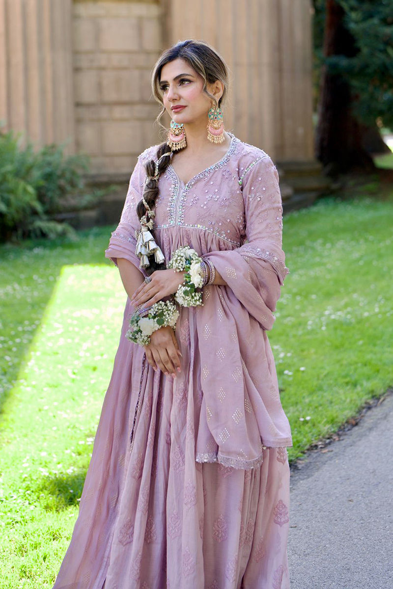 Samreen Tahir in Isha