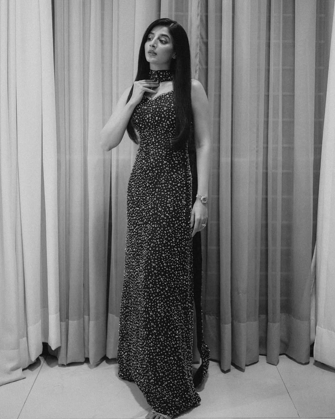 Mawra in Midnight Black